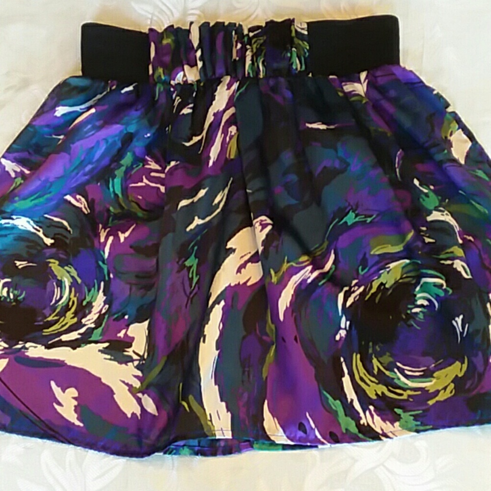 Multi-Color mini skirt - Picture 2 of 6